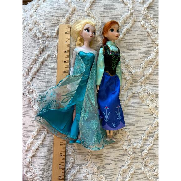 Disney Store Frozen Elsa and Anna Classic Dolls 12 Inches - Picture 6 of 8